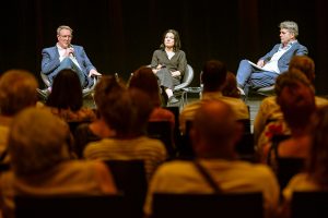 Theater vor dem Wormser Kaiser Dom