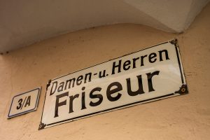 Sonne Lebensfreude Wein und Äpfel Südtirol