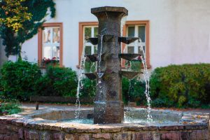 Wasserspiele und Brunnen für das Leben