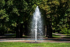 Wasserspiele und Brunnen für das Leben
