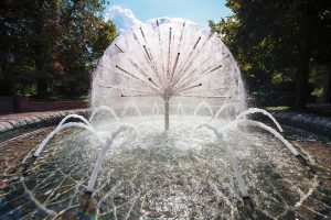 Wasserspiele und Brunnen für das Leben
