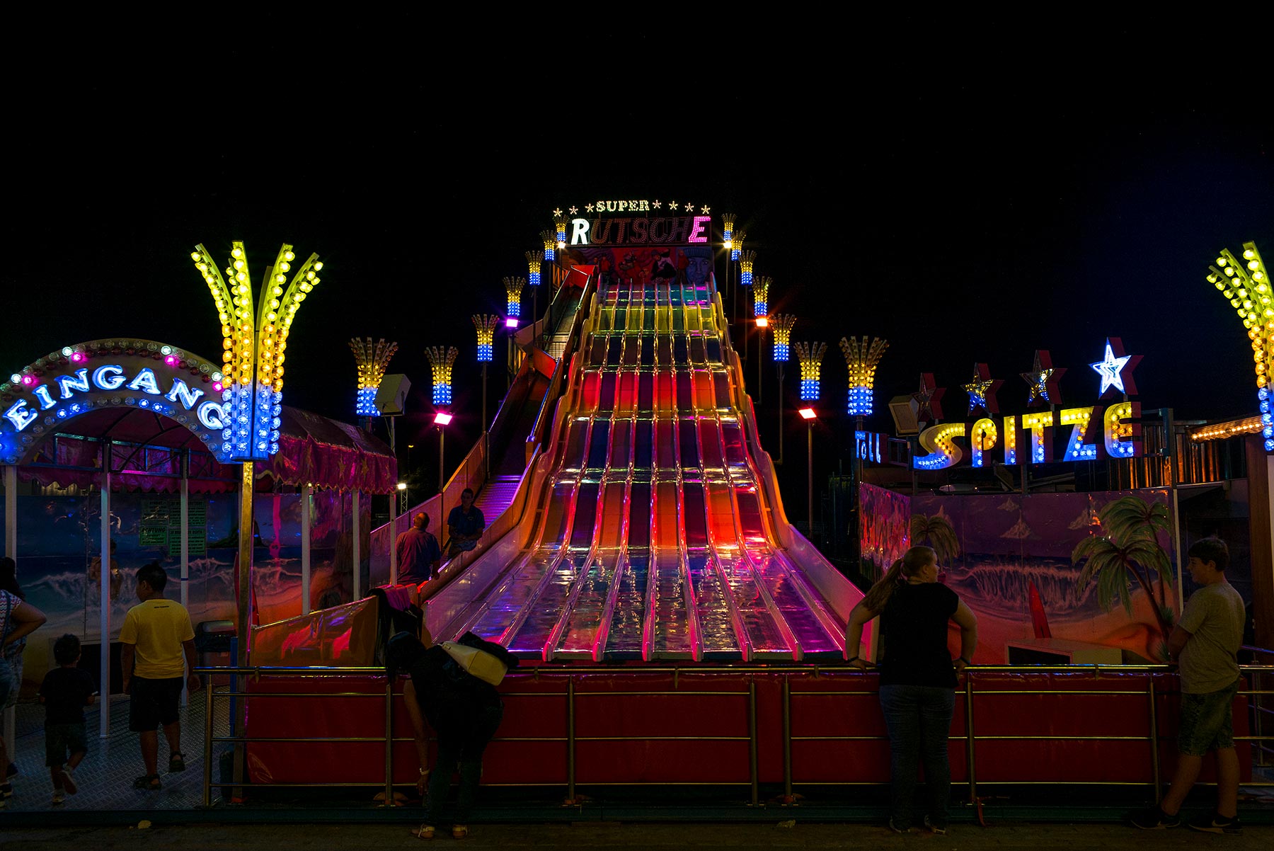 Wein- und Volksfest am Rhein