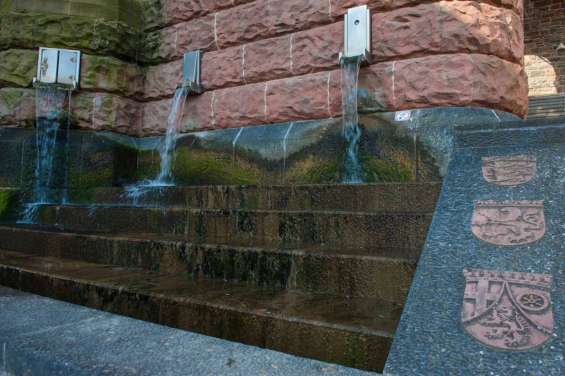 Wasserspiele und Brunnen für das Leben