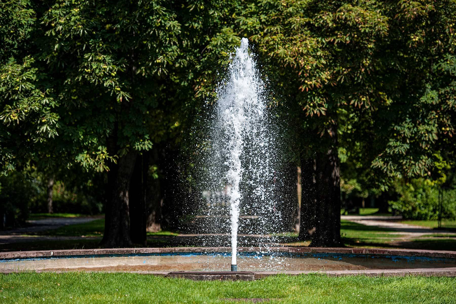 Wasserspiele und Brunnen für das Leben