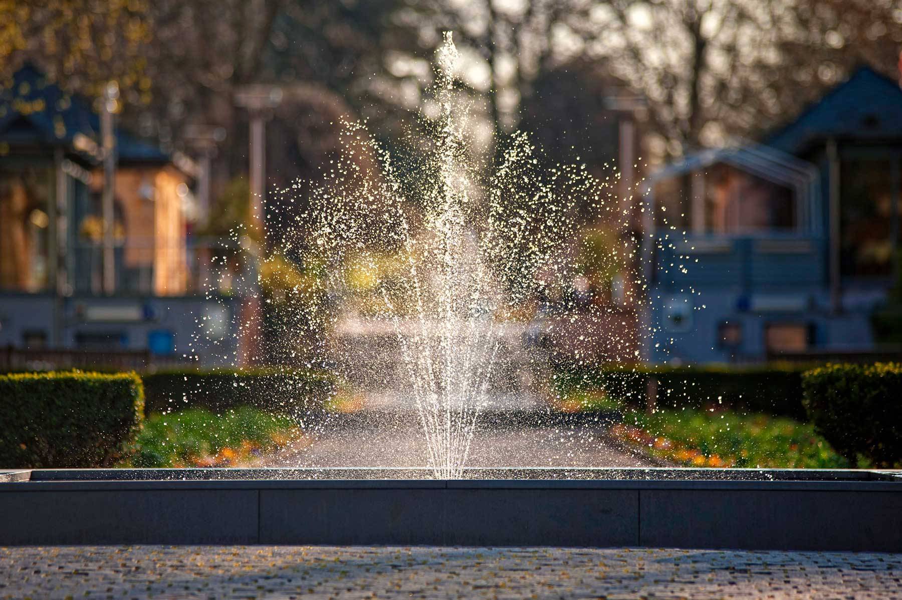 Wasserspiele und Brunnen für das Leben