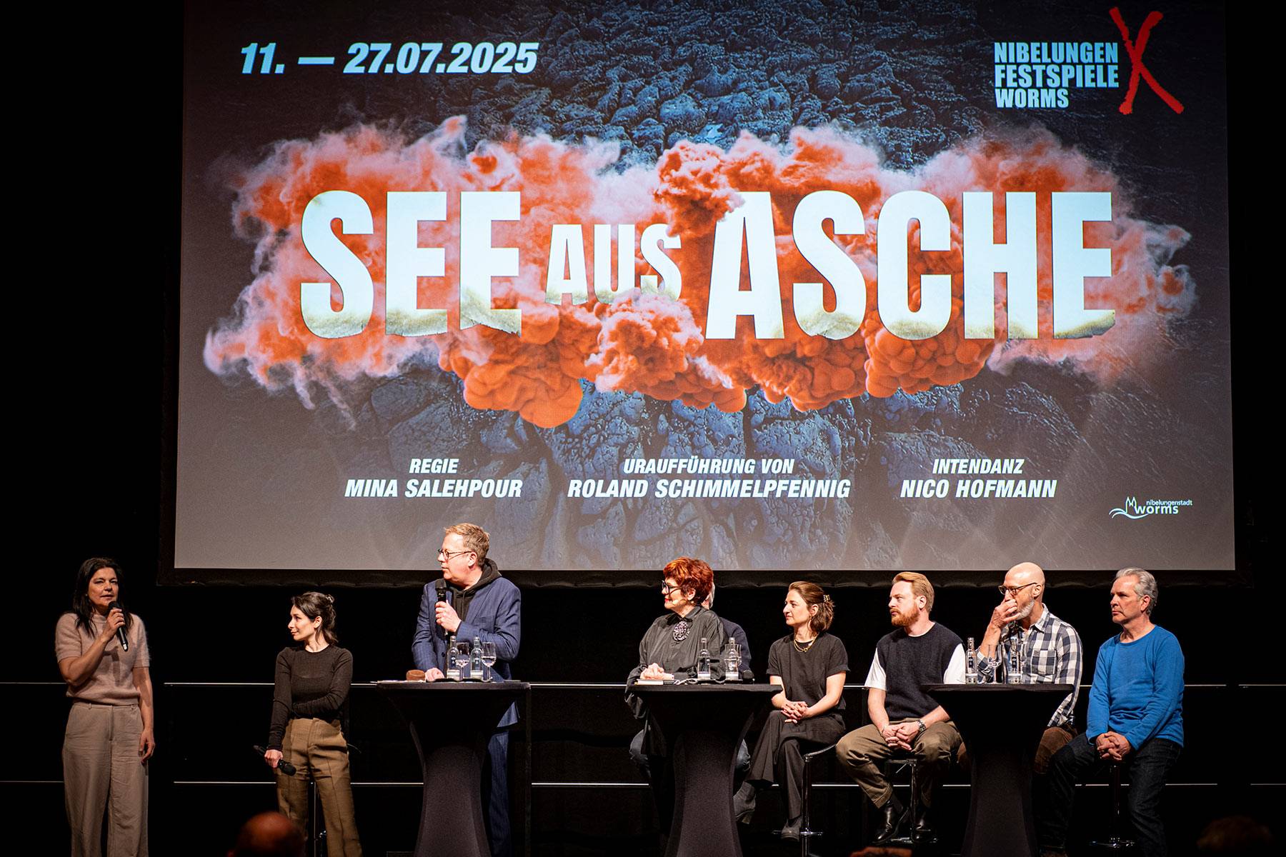 Theater vor dem Wormser Kaiser Dom