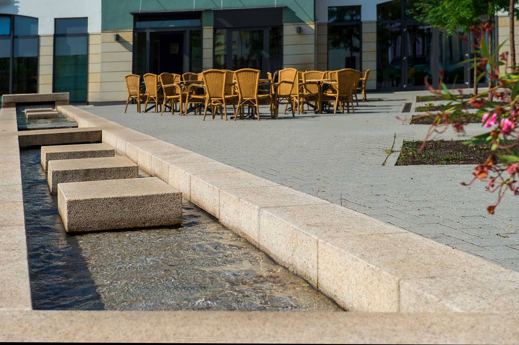 Wasserspiele und Brunnen für das Leben